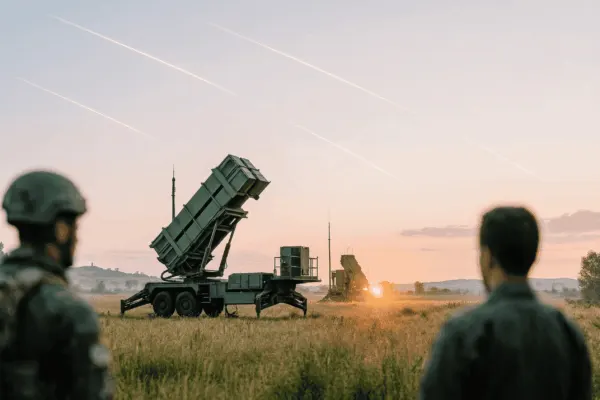 Starlink e Patriot l’America arma Kyiv l’Europa paga il conto