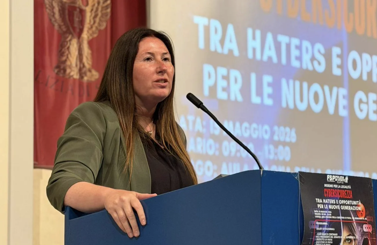 Paola Maria Chiesa durante un evento dedicato alla cybersicurezza dei giovani